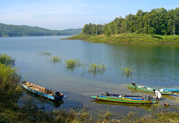 เรือชาวบ้าน เขื่อนสิริกิติ์ อ.ท่านปลา จ.อุตรดิตถ์ 